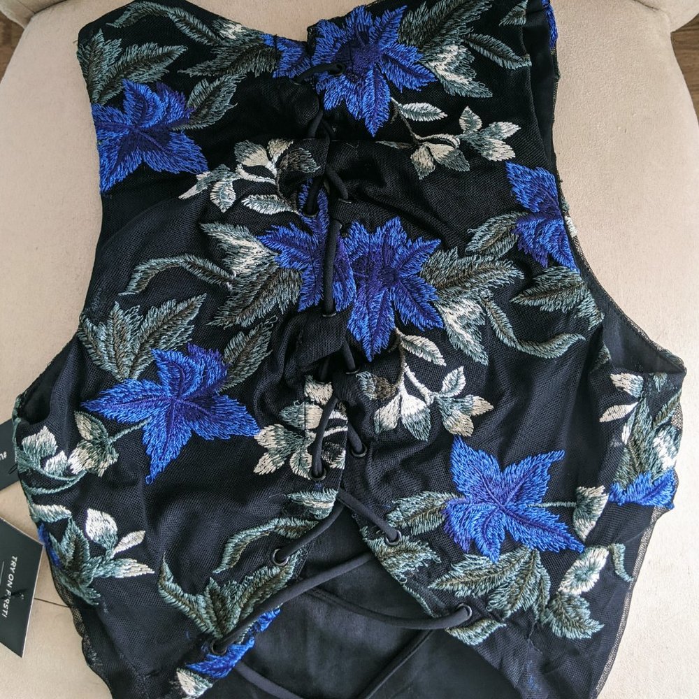 Lulus Botanical Floral Print Embroider Two-Piece - Picture 6 of 10